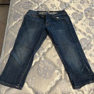 Size 4 old navy capris